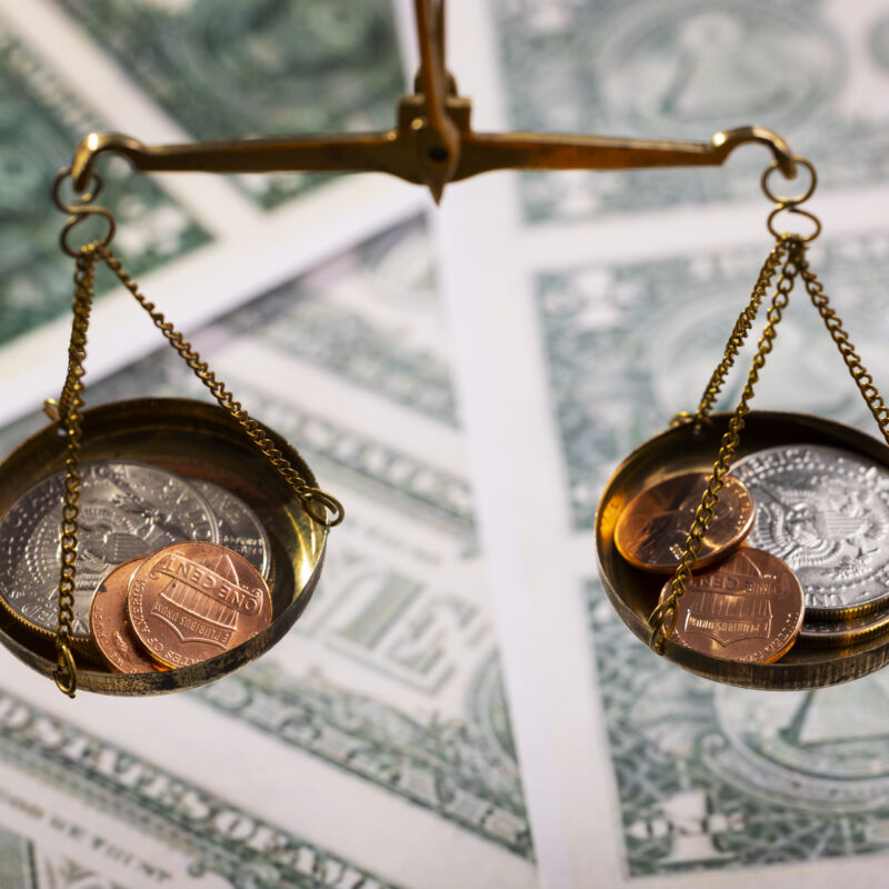 O Equilíbrio Delicado: Cortes de Despesas e o Cenário Econômico Brasileiro em 2025